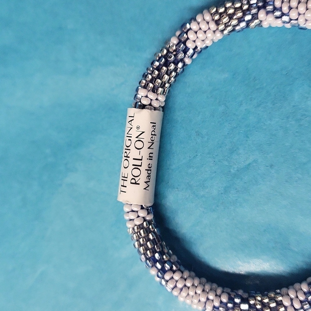 6 bracelets - Picture 7 of 8